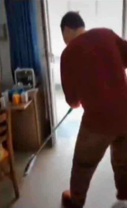 医护眼中有哪些难忘的身影?她们用特殊的方式记录下这些瞬间