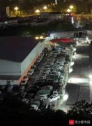 南都暗访假名牌鞋中转鬼市：180元买LV，小票证书